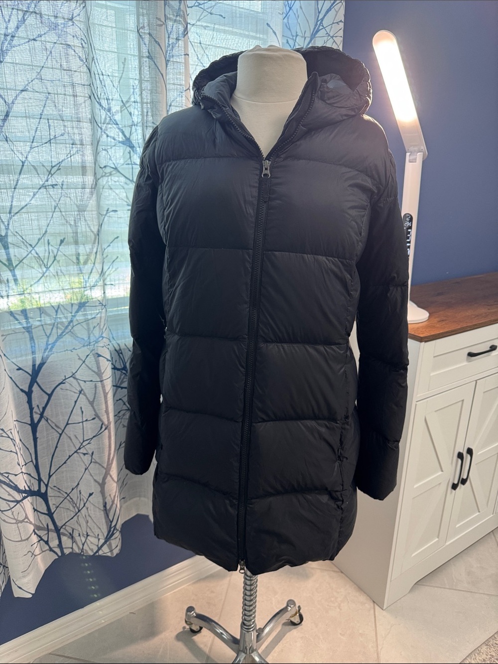 Eddie Bauer - Black Hooded Puffer Coat - Women's Winter Jacket